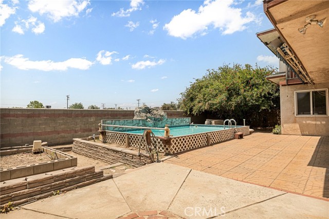 3061 W Oregon Street, Rialto CA: https://media.crmls.org/medias/98e1157d-0069-4b67-b1d2-ab8cd28dd8c2.jpg