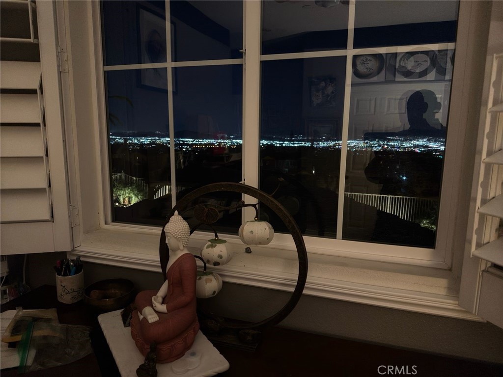 https://media.crmls.org/medias/98e14c35-ee9a-4267-8008-554c03ce5780.jpg?preset=X-Large