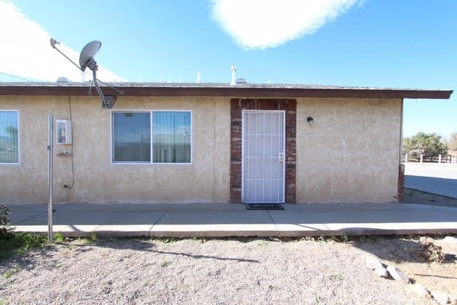 16315 Juniper Street, Hesperia CA: https://media.crmls.org/medias/98e265a4-e1a0-4729-b5f6-2f1e95a3b605.jpg