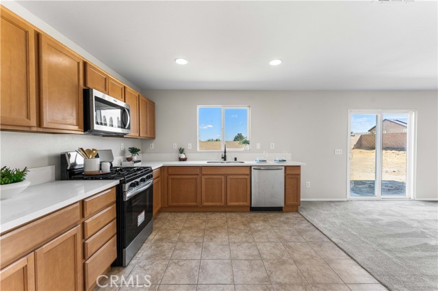 Detail Gallery Image 12 of 43 For 42570 72nd St, Lancaster,  CA 93536 - 4 Beds | 2/1 Baths