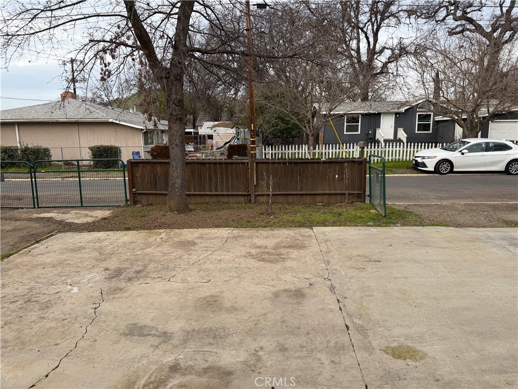 https://media.crmls.org/medias/98e32b07-e35f-4c23-a6c9-78671b7cf4ad.jpg?preset=X-Large