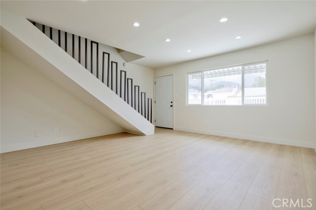 Detail Gallery Image 4 of 32 For 9917 Marcus Ave #9917,  Tujunga,  CA 91042 - 2 Beds | 1/1 Baths