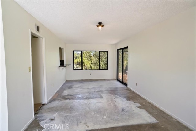 Detail Gallery Image 6 of 17 For 93 N Dewey, Newbury Park,  CA 91320 - 4 Beds | 2/1 Baths