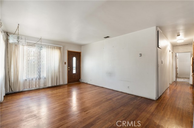 12879 Glenoaks Boulevard photo 8