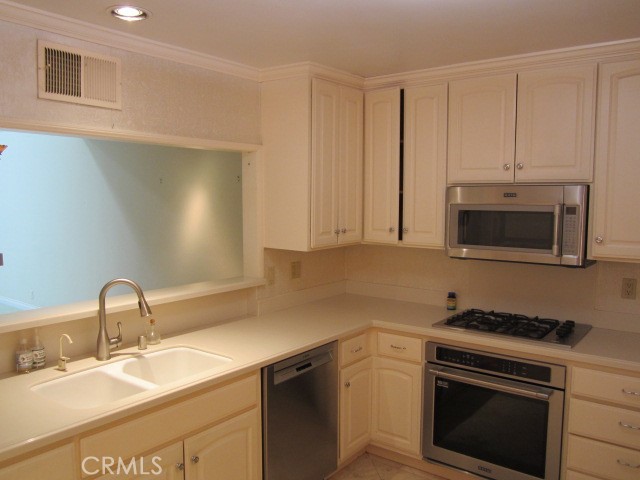 428 Champlain Drive, Claremont CA: https://media.crmls.org/medias/98e49269-b155-434b-9cbf-e9074eec9c0a.jpg