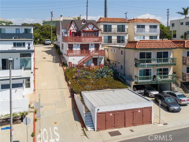 Detail Gallery Image 2 of 46 For 4308 Crest Dr, Manhattan Beach,  CA 90266 - 5 Beds | 3 Baths
