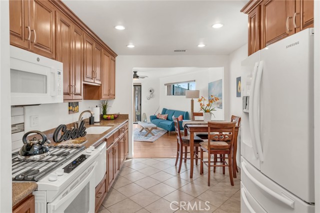 Detail Gallery Image 11 of 56 For 5142 W 142nd St, Hawthorne,  CA 90256 - 3 Beds | 2 Baths