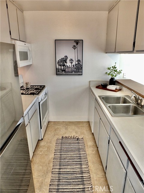720 Meyer Lane, Redondo Beach, California 90278, 2 Bedrooms Bedrooms, ,2 BathroomsBathrooms,Residential,Sold,Meyer,PW22057237