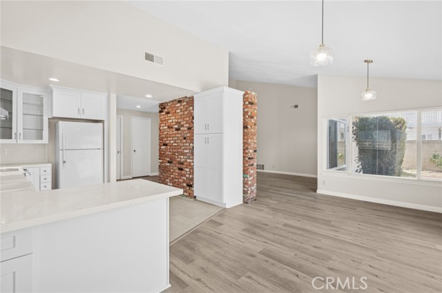 Detail Gallery Image 9 of 25 For 17601 Manchester Ave, Irvine,  CA 92614 - 4 Beds | 2 Baths