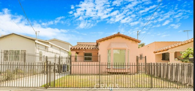 914 W 71st Street, Los Angeles CA: https://media.crmls.org/medias/98e6ee94-e9c7-4902-b1c0-7c8bd83c5dc1.jpg
