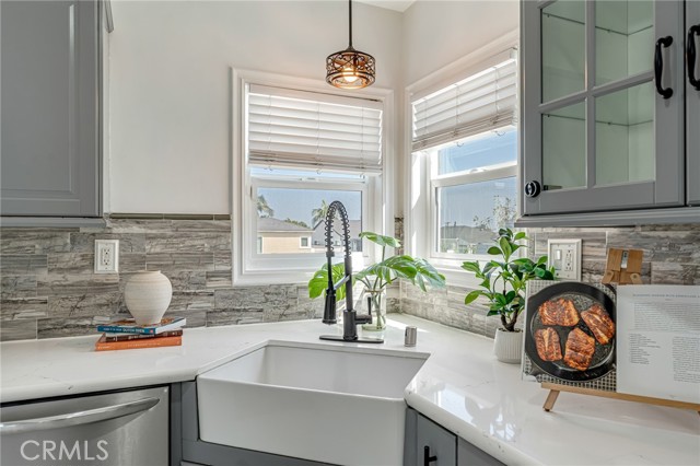Detail Gallery Image 25 of 51 For 1381 W Summerland, San Pedro,  CA 90732 - 4 Beds | 3 Baths