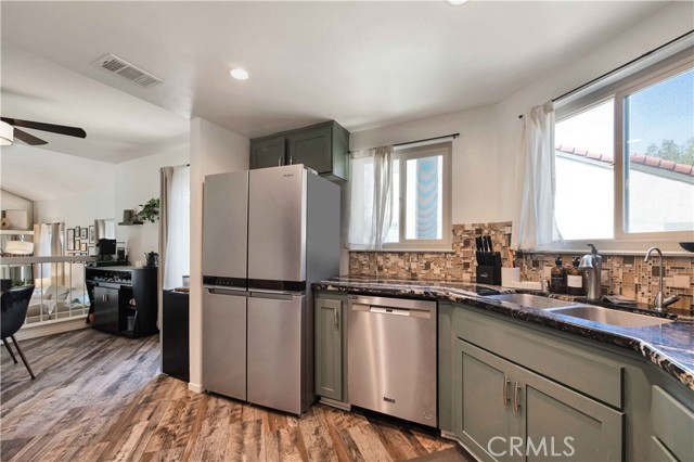 3168 Darby Street, Simi Valley CA: https://media.crmls.org/medias/98e76e99-c4a1-4a57-b5b9-06101e3451bc.jpg