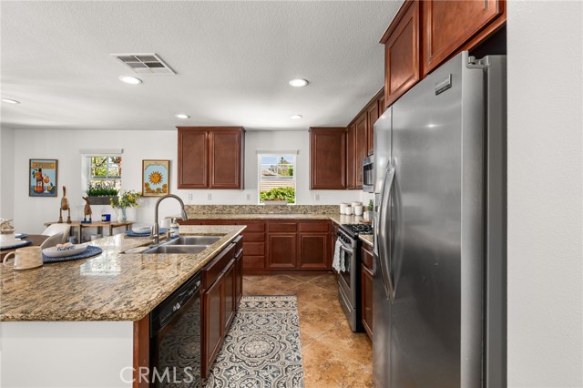 Detail Gallery Image 7 of 37 For 8090 Cornwall Ct #33,  Rancho Cucamonga,  CA 91739 - 2 Beds | 2 Baths