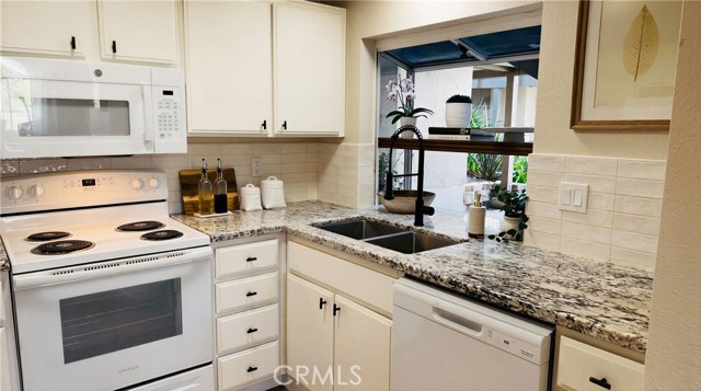 Detail Gallery Image 12 of 47 For 18 Corniche Dr. #B,  Dana Point,  CA 92629 - 1 Beds | 1 Baths