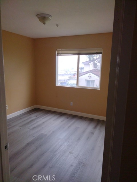 Detail Gallery Image 9 of 19 For 14948 Hillstone, Fontana,  CA 92336 - 4 Beds | 2/1 Baths