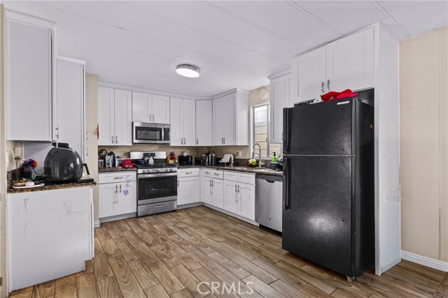 Detail Gallery Image 10 of 33 For 14939 Vinehill, Moreno Valley,  CA 92553 - 2 Beds | 2 Baths