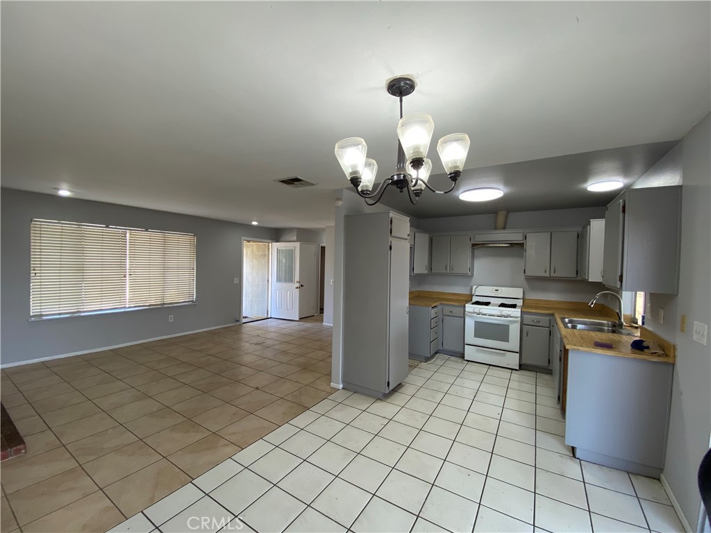MLS #DW25050723 image #9