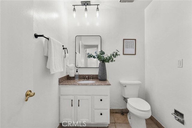 6644 Bianca Avenue, Van Nuys CA: https://media.crmls.org/medias/98e9a16e-003b-4ee1-ad1a-2c4c9bb2cf8d.jpg