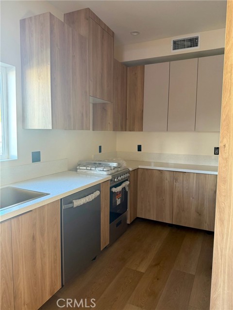 Detail Gallery Image 4 of 15 For 11650 Kittridge, North Hollywood,  CA 91606 - 2 Beds | 1 Baths