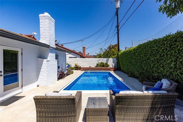 1055 N Mallard St., Orange CA: https://media.crmls.org/medias/98eb5602-db44-4100-bd8b-4eae6e8909d2.jpg