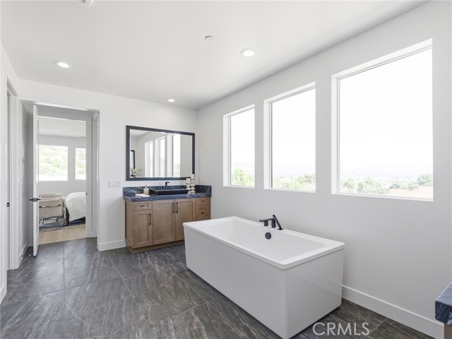 Detail Gallery Image 33 of 48 For 22849 W Seaqua Cir, Chatsworth,  CA 91311 - 6 Beds | 6/1 Baths
