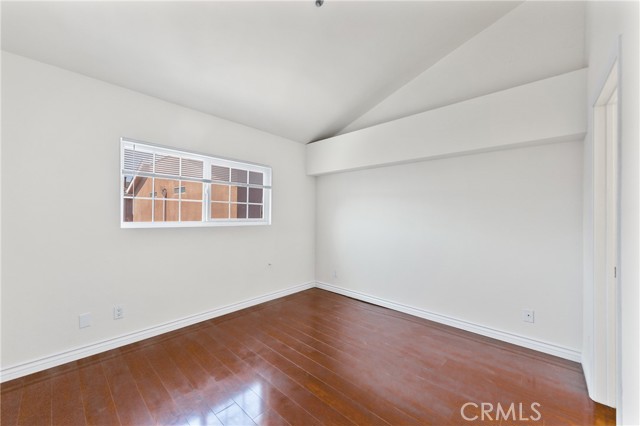 147 West Acacia, 122 photo 12
