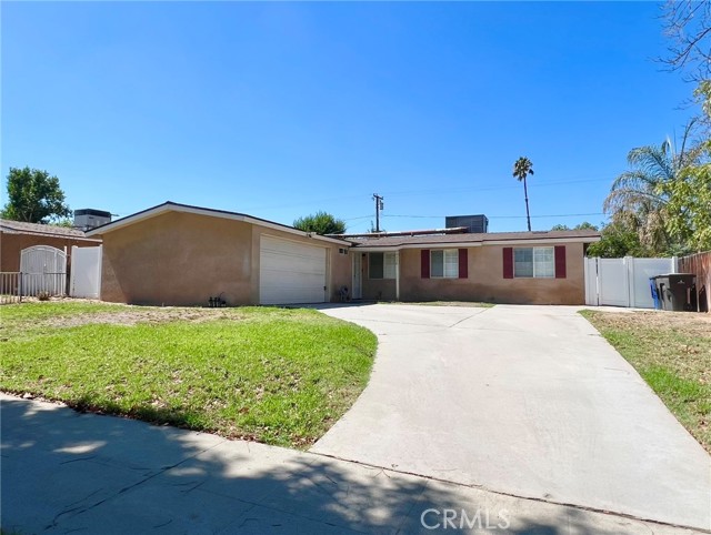 Detail Gallery Image 4 of 26 For 3338 Vance St, Riverside,  CA 92504 - 4 Beds | 3 Baths