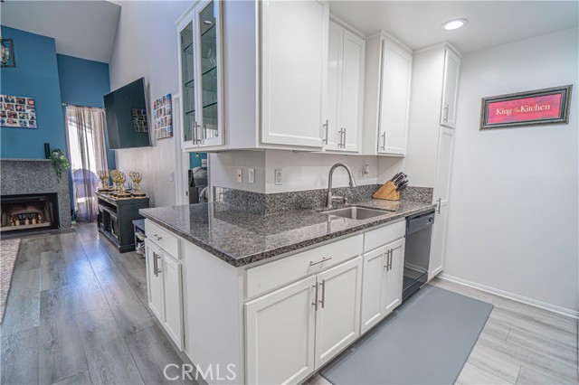 Detail Gallery Image 14 of 56 For 4239 via Arbolada #303,  Los Angeles,  CA 90042 - 2 Beds | 2 Baths