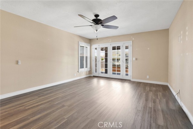 13435 Spring Valley, Victorville CA: https://media.crmls.org/medias/98ed7bcb-93b3-46c9-8b25-aca60671bffb.jpg