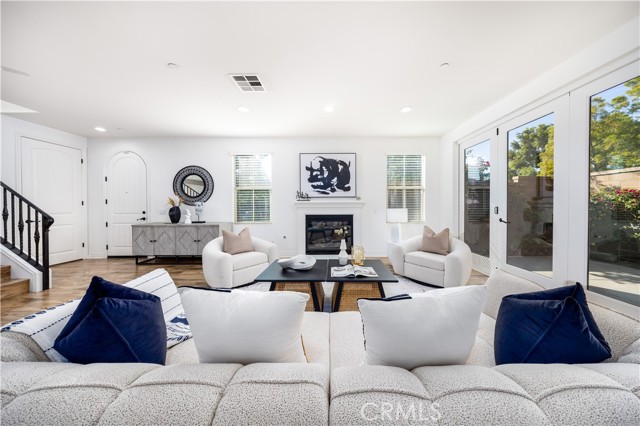 151 Coyote Brush, Irvine CA: https://media.crmls.org/medias/98ee36cc-d6c9-40e7-abaa-e583a4b7cc90.jpg