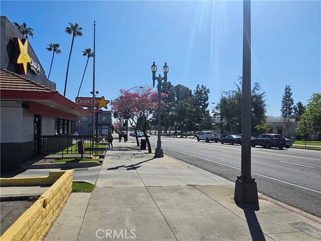 1445 Colorado E Boulevard, Pasadena CA: https://media.crmls.org/medias/98ee3c64-828c-497c-aace-ad903ca898a8.jpg