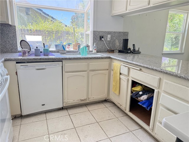 Detail Gallery Image 8 of 38 For 23020 Jensen Ct, Grand Terrace,  CA 92313 - 3 Beds | 2 Baths