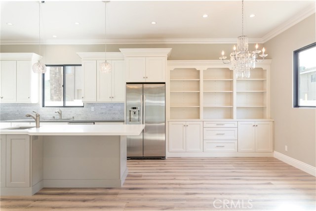 1934 Robinson Street, Redondo Beach, California 90278, 5 Bedrooms Bedrooms, ,2 BathroomsBathrooms,Residential,Sold,Robinson,SB17235587