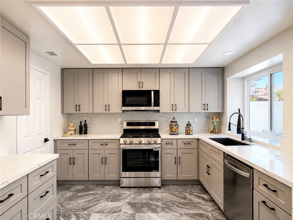 MLS #OC26156040 image #8