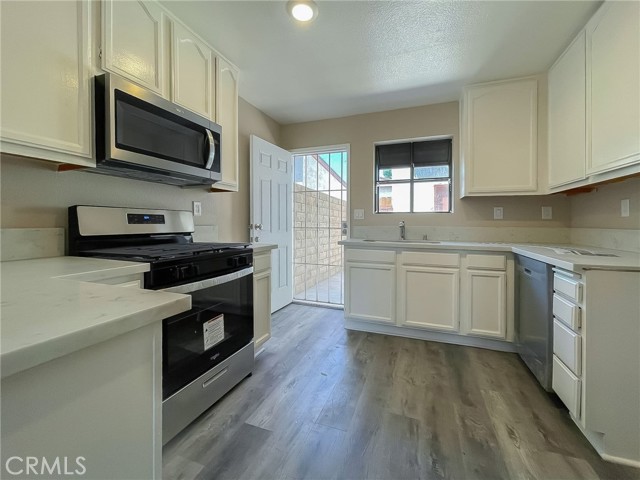 Detail Gallery Image 4 of 24 For 2260 E Avenue Q4 #56,  Palmdale,  CA 93550 - 3 Beds | 2 Baths