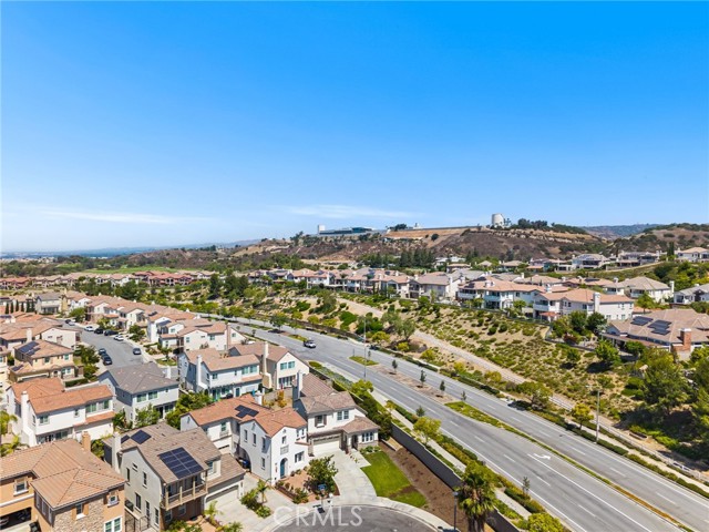 3913 Congressional Court, Yorba Linda CA: https://media.crmls.org/medias/98f064fe-cfb6-4a2e-b731-998bda3d556b.jpg