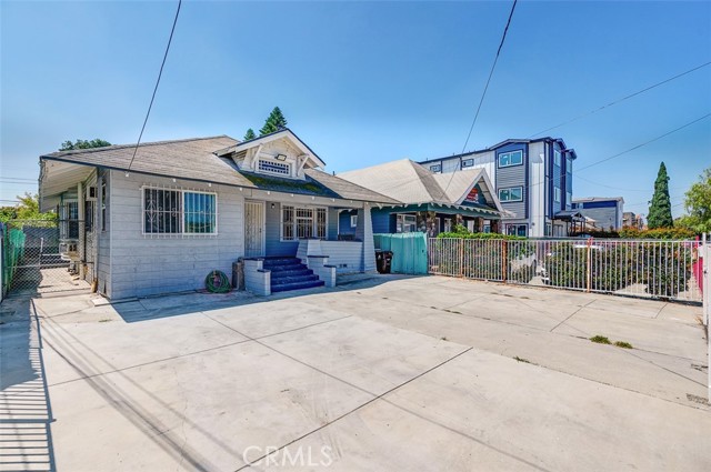 1234 W 37TH Drive, Los Angeles CA: https://media.crmls.org/medias/98f15413-ebf2-4ab9-97b8-903b830c73d5.jpg