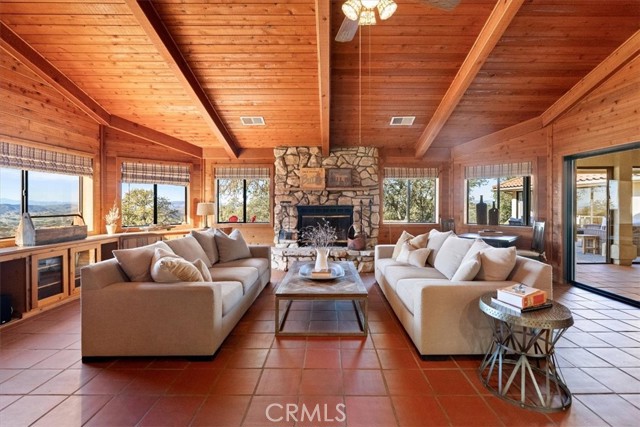 Detail Gallery Image 3 of 62 For 7975 Nacimiento Lake Dr, Paso Robles,  CA 93446 - 6 Beds | 3/1 Baths