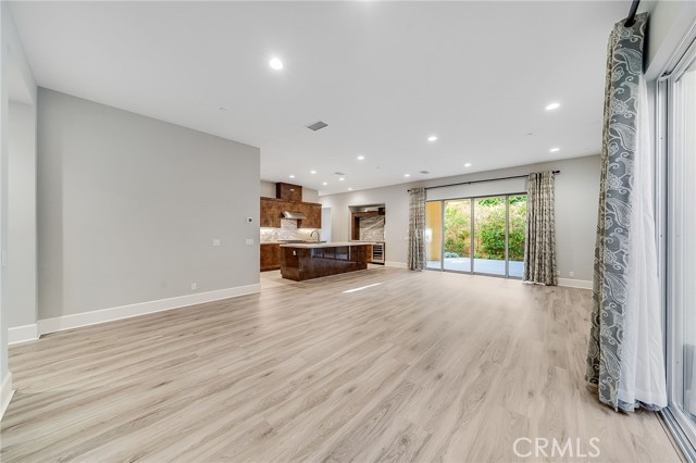 Detail Gallery Image 6 of 45 For 212 Parkwood, Irvine,  CA 92620 - 4 Beds | 4/1 Baths