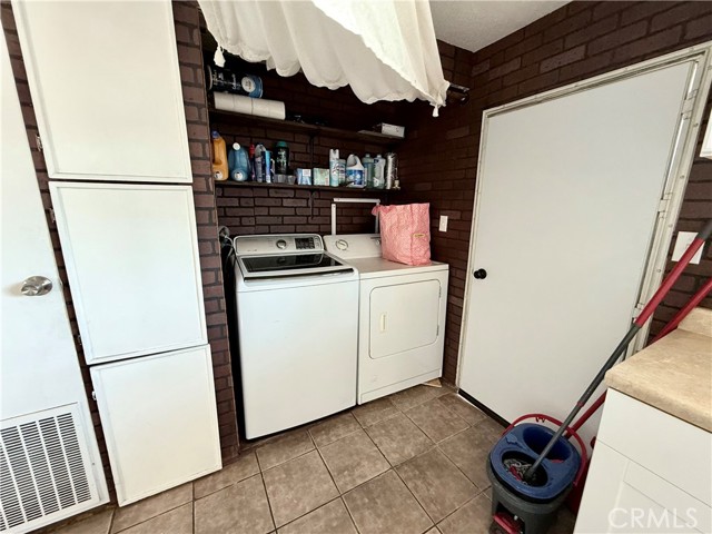 Detail Gallery Image 15 of 37 For 1855 Riverside, Ontario,  CA 91761 - 3 Beds | 2 Baths