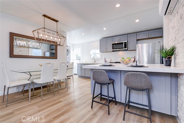 120 36th Place, Manhattan Beach, California 90266, 3 Bedrooms Bedrooms, ,2 BathroomsBathrooms,Residential,Sold,36th,SB23014621