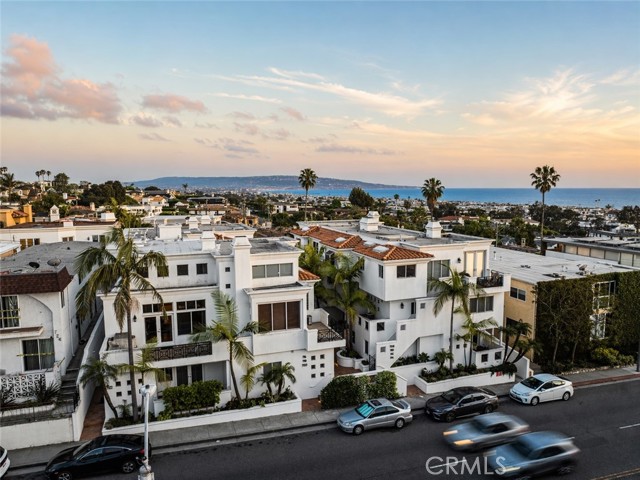 720 Manhattan Beach, Manhattan Beach, California 90266, 2 Bedrooms Bedrooms, ,2 BathroomsBathrooms,Residential,For Sale,Manhattan Beach,SB26077067