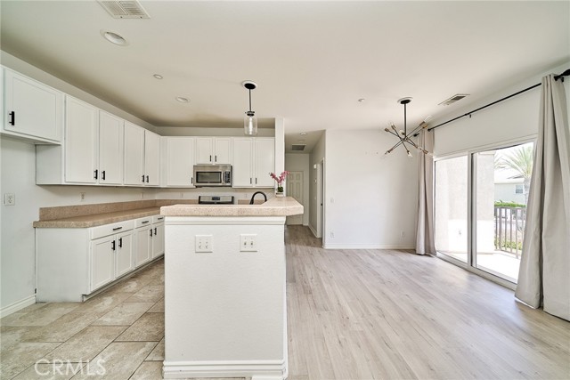 7353 Ellena W, Rancho Cucamonga CA: https://media.crmls.org/medias/98f651f0-d041-43d8-8f18-9647245e21ef.jpg