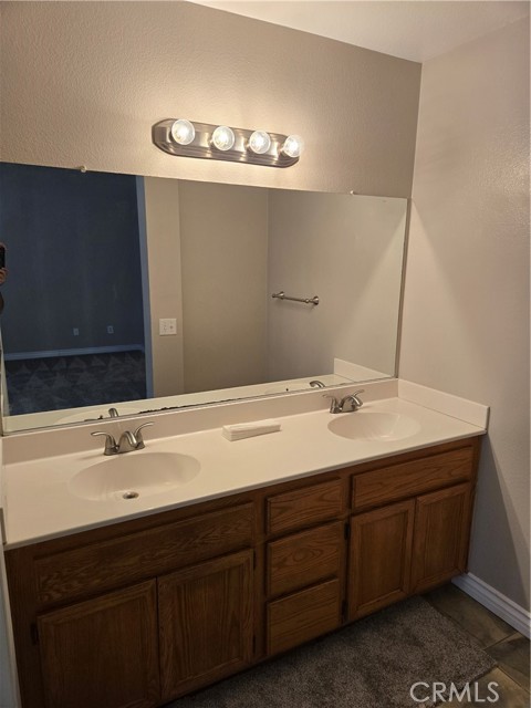 Detail Gallery Image 25 of 43 For 12993 Dartmouth Ct, Victorville,  CA 92392 - 3 Beds | 2 Baths