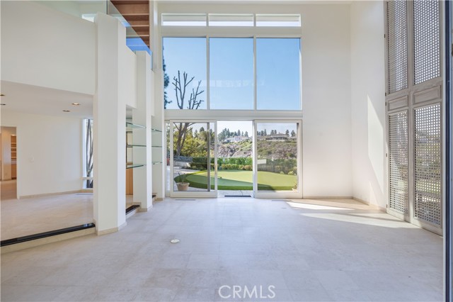 2 Inverness Lane, Newport Beach CA: https://media.crmls.org/medias/98f6fdb1-f4f5-4848-874d-be440e61fb8d.jpg
