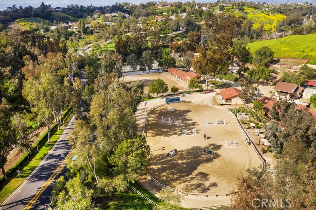 25122 Black Horse Lane, Laguna Hills CA: https://media.crmls.org/medias/98f75e10-6f0b-42bc-bd01-26c75b369a2d.jpg
