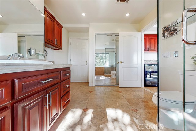 Detail Gallery Image 33 of 66 For 11832 S Circle Dr, Whittier,  CA 90601 - 5 Beds | 6/1 Baths