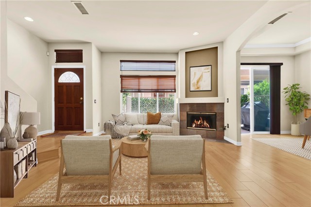 Detail Gallery Image 6 of 38 For 5242 Vesper #7,  Sherman Oaks,  CA 91411 - 3 Beds | 3 Baths