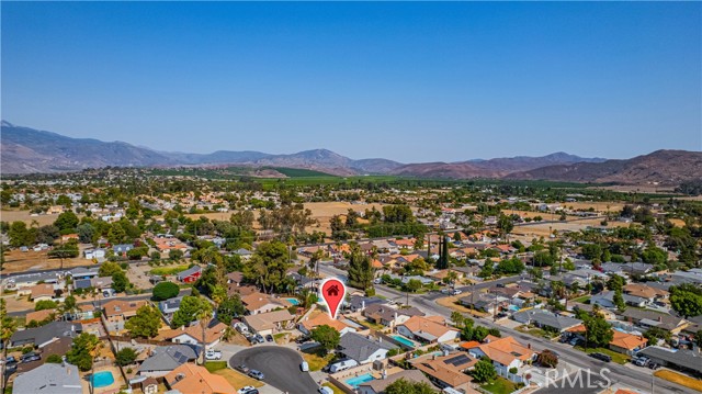 42397 Santiago Drive, Hemet CA: https://media.crmls.org/medias/98f81b6b-61a0-4c0d-94c5-c6e0d6e88aec.jpg