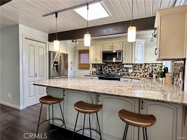 Detail Gallery Image 8 of 25 For 214 Del Gado Rd, San Clemente,  CA 92672 - 2 Beds | 1/1 Baths